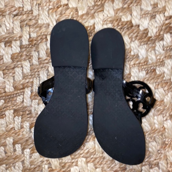 TORY BURCH Miller Medallion Patent Leather Sandal - Picture 5 of 6